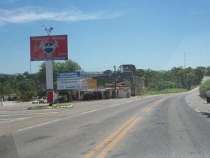 Polícia investiga morte de homem encontrado enforcado em canavial 