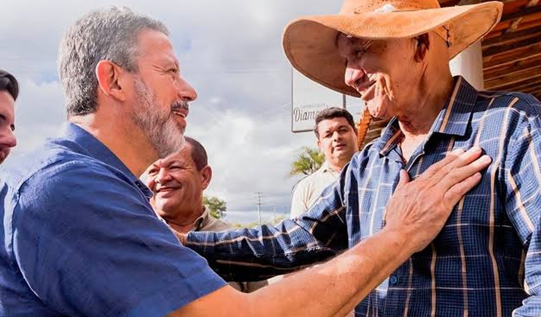 Arthur Lira entrega obras em toda a AL e é o nome preferido das lideranças para o Senado