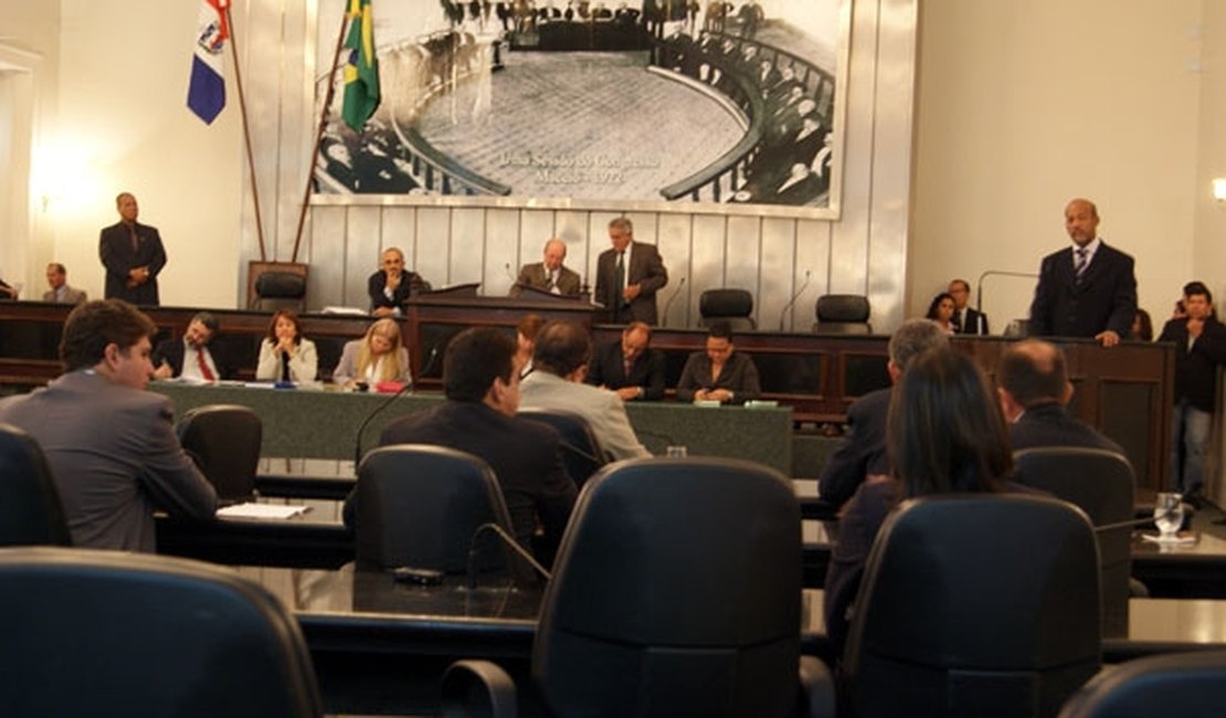 Deputados escolhem voto secreto para vetos governamentais