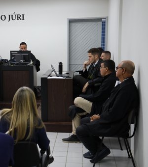 Avó de criança morta em Branquinha pede justiça durante julgamento do réu