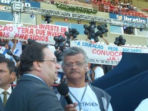 Desfile da Emancipação é marcado por protesto no Rei Pelé