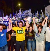 Onda da virada: Davi Davino Filho arrasta multidão pelas ruas do Jacintinho