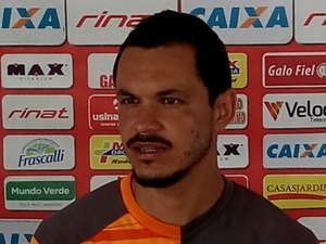 Desfalcado, CRB embarca para enfrentar o Criciúma sem nenhum volante de origem