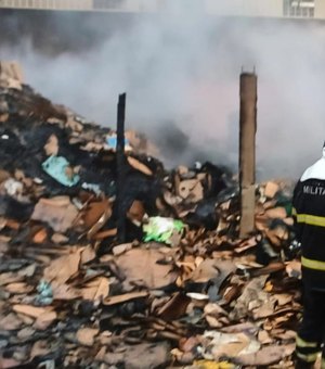 Armazém de materiais recicláveis é incendiado pela quarta vez em Maceió