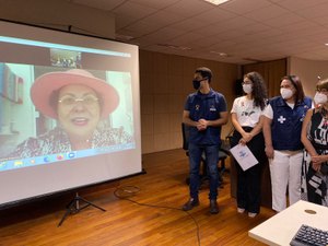 Tereza Nelma entrega plano de atendimento para as pessoas com autismo em Maceió