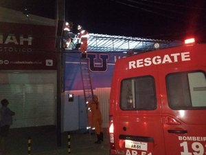 Homem leva choque elétrico ao subir em telhado de faculdade em Rio Largo 