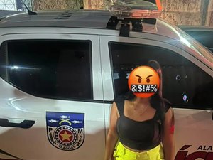 Jovem é presa acusada de tráfico de drogas no município de Rio Largo