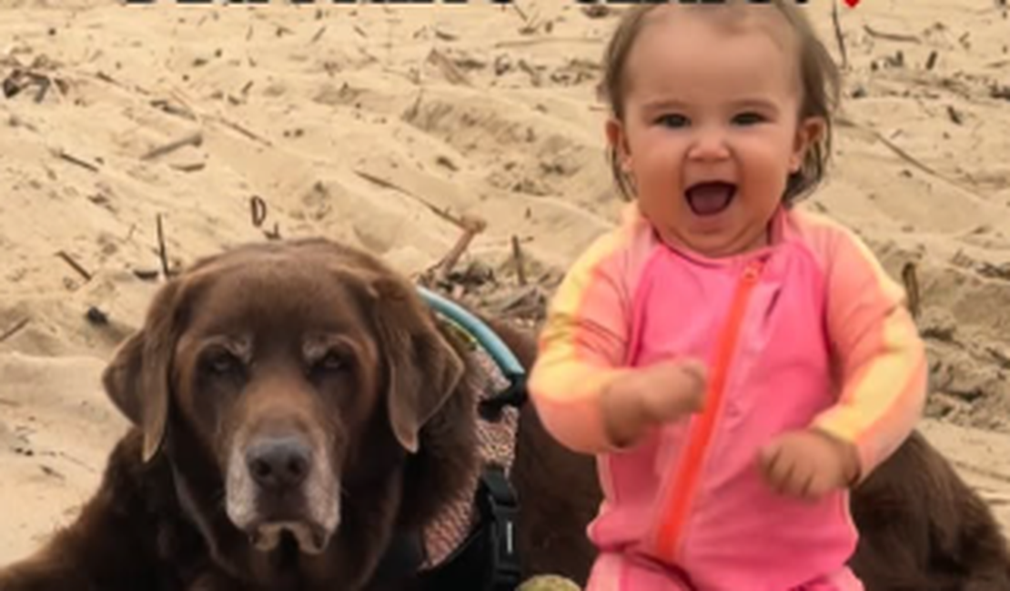 Mãe mostra bebê convivendo com animais e rebate crítica