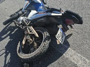 Vídeo mostra momento em que motociclista morre ao cair do veículo na BR-101 em Messias