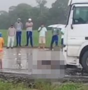 Motociclista invade contramão na BR 101 e morre ao bater de frente com carreta