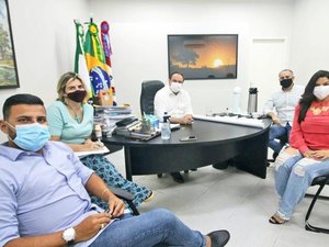 Prefeito de Arapiraca se reúne com empresário do setor gastronômico