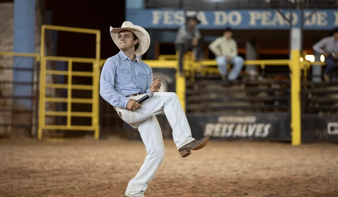 Asa Branca: Felipe Simas diz que papel em filme mudou forma de viver