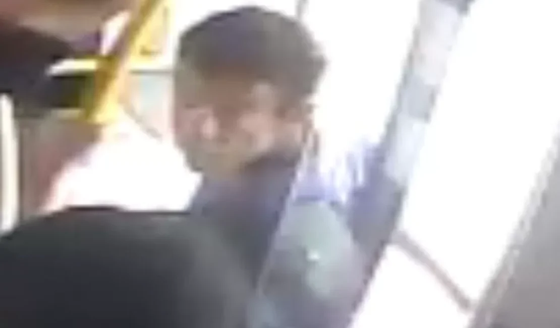Imagens devem auxiliar na identificação de homem que assassinou gari dentro de ônibus