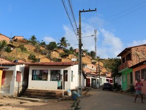Moradores de comunidades de Maragogi e Japaratinga sofrem com falta d?água