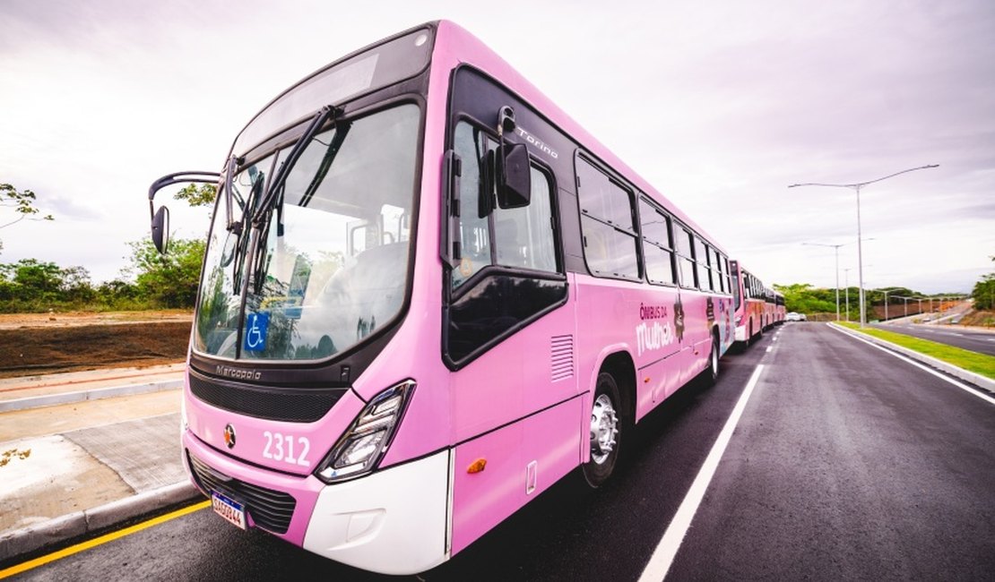 Maceió torna-se pioneira no Brasil ao lançar ônibus exclusivos para mulheres