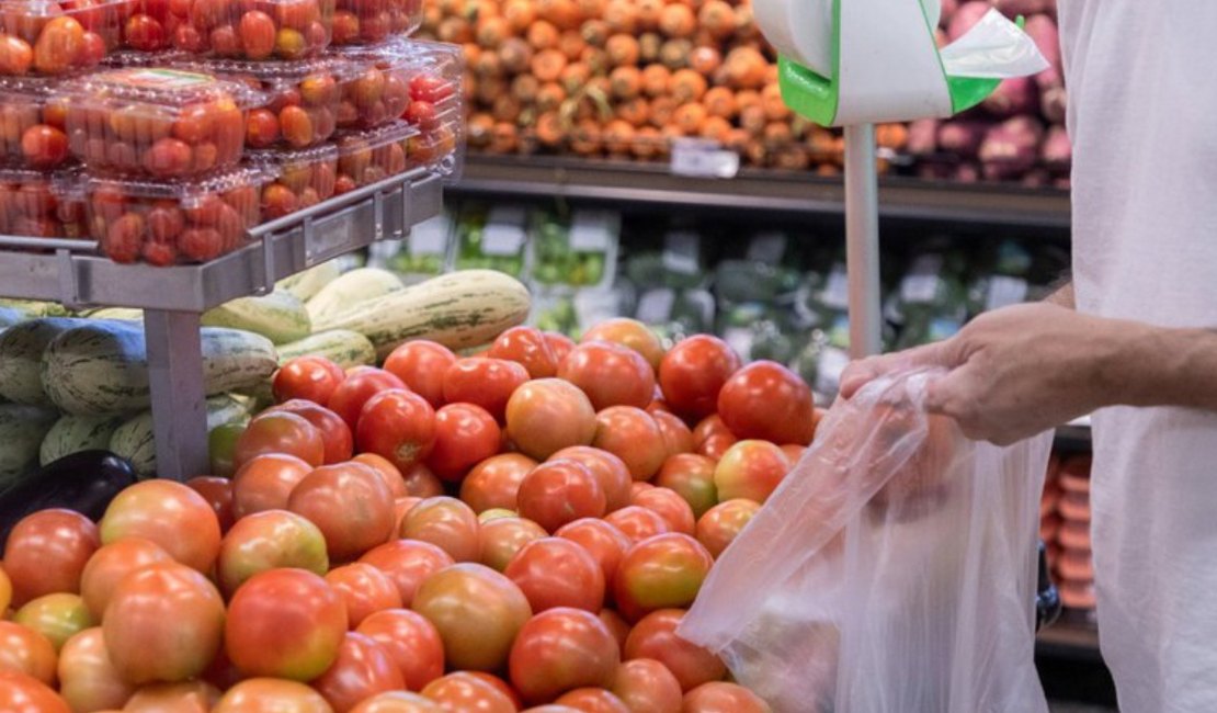 Cesta básica registra queda de 3,18% em Maceió no segundo semestre de 2025