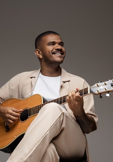 Lucas Cupertino apresenta a mini tour 'Estações' em Arapiraca neste sábado (13)