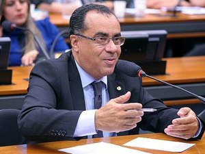 Deputado presidiário quer exercer mandato durante o dia: de tarde na Câmara; de noite na Papuda