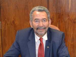 Paulão comemora arquivamento do Escola Sem Partido: “uma grande vitória”