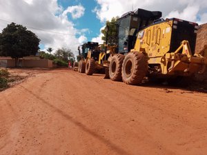 [Vídeo] Pavimentação asfáltica da comunidade Cangandu deverá ser concluída em setembro