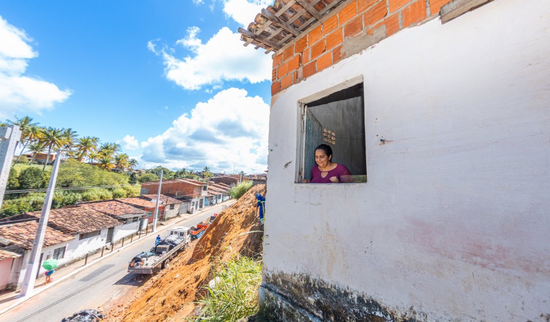 Moradores agradecem à Prefeitura de Maceió por obras em encosta na Chã da Jaqueira