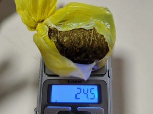 Jovem é preso com mais de 24 gramas de maconha prensada no Centro de Penedo