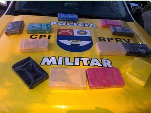 Cocaína avaliada em R$ 300 mil é aprendida na parte alta da capital
