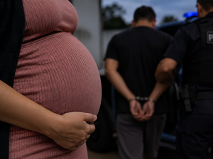 Homem é preso após agredir companheira grávida de 8 meses em Arapiraca