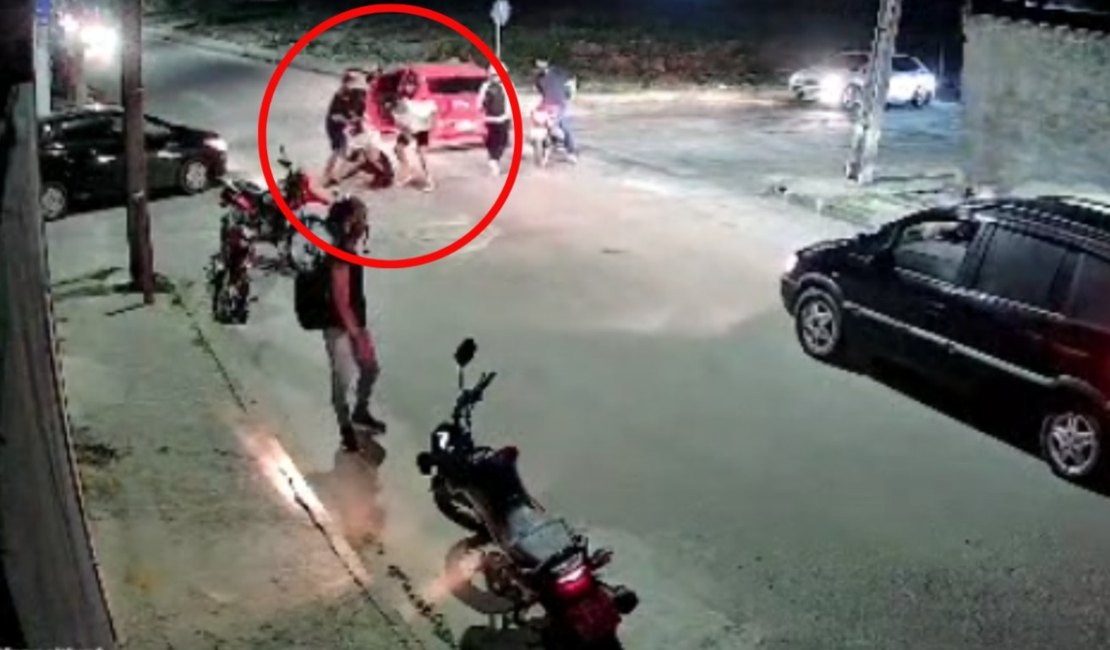 Câmeras flagram motorista atirando em motociclista após briga de trânsito em Penedo