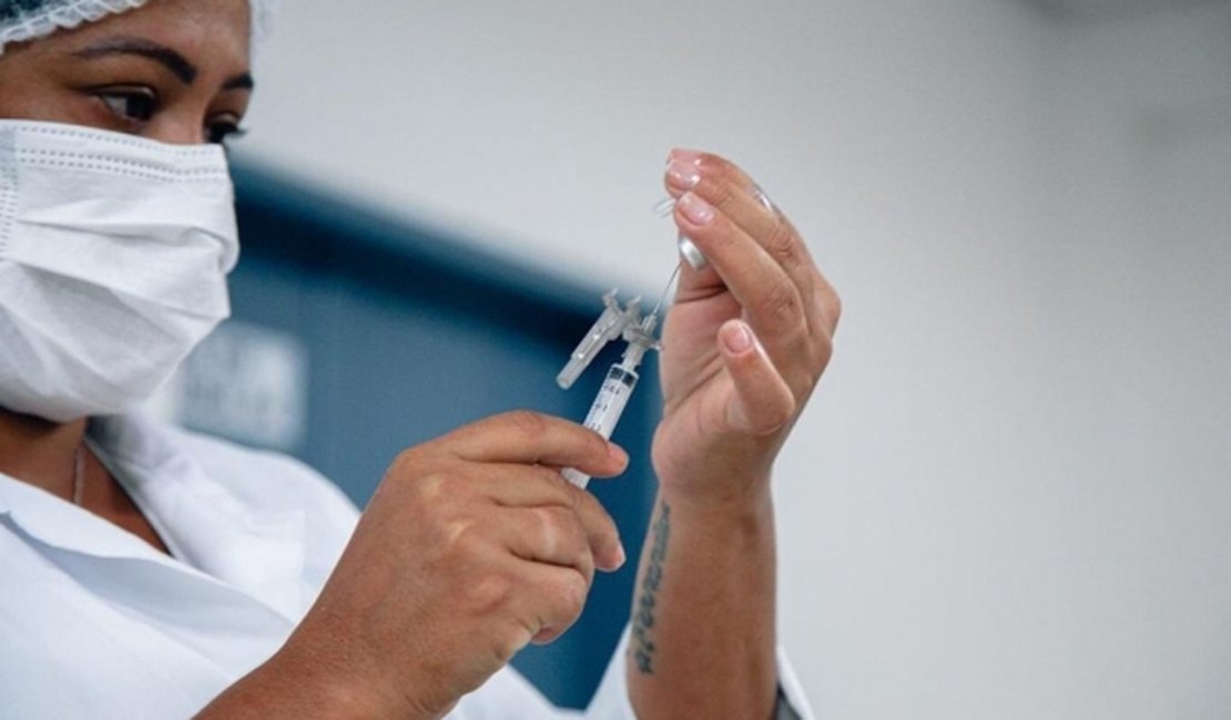 Vacinação: 99,3 mil alagoanos já foram imunizados contra a Covid-19