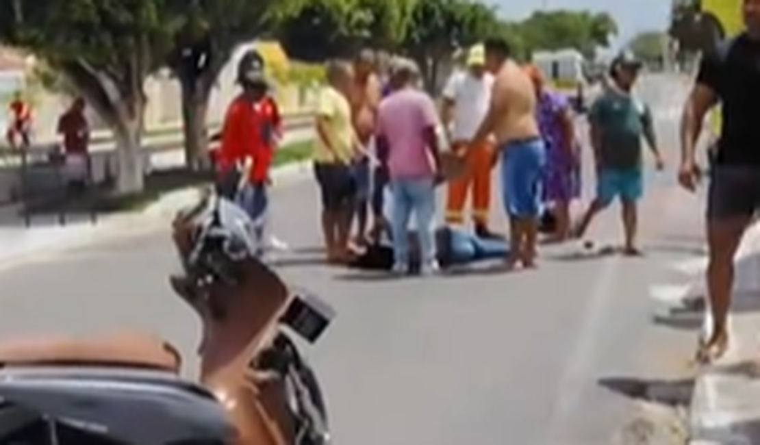 Mulher fica ferida após motociclista avançar sinalização e provocar colisão em Arapiraca