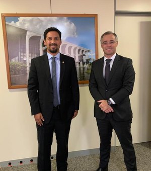 Rodrigo Cunha fala com ministro da Justiça sobre segurança pública de Alagoas