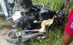 Colisão entre carro e moto deixa homem ferido em Porto Calvo