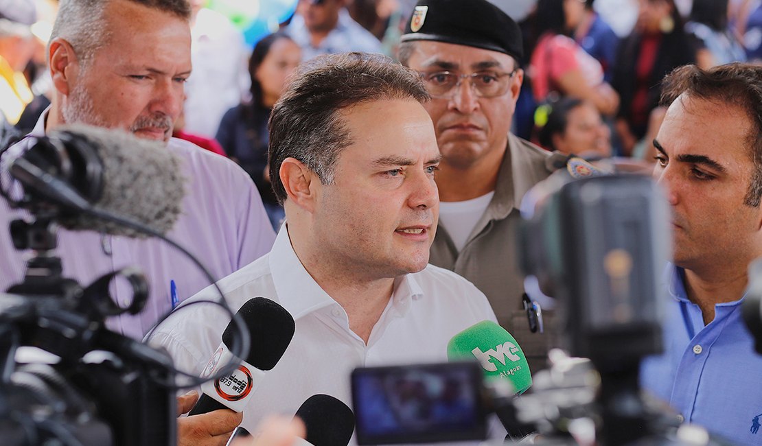 Renan e Luciano reinauguram escola reconstruída em Arapiraca