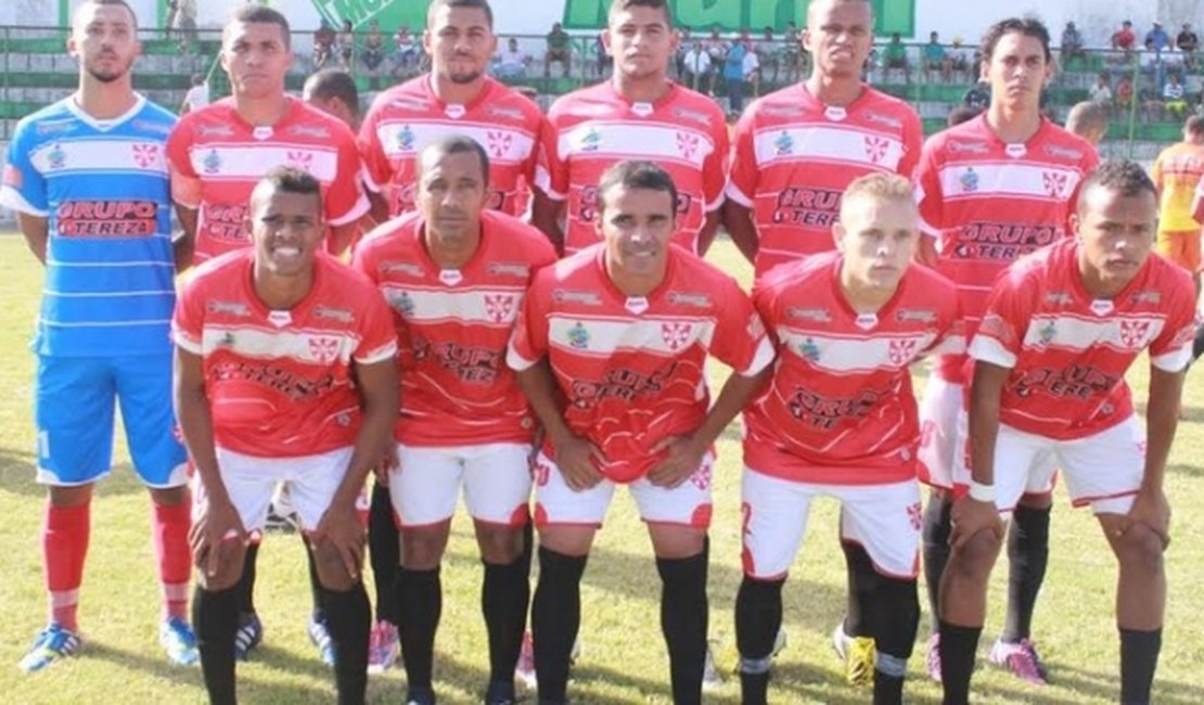 Técnico do Penedense comemora mudanças que garantiram o empate