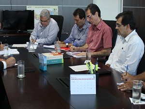 Presidente do TRE/AL discute soluções para problemas no Fórum Eleitoral 