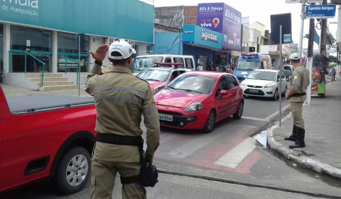 Agentes da SMTT fazem greve branca em Arapiraca