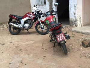 Polícia Militar recupera motos roubadas