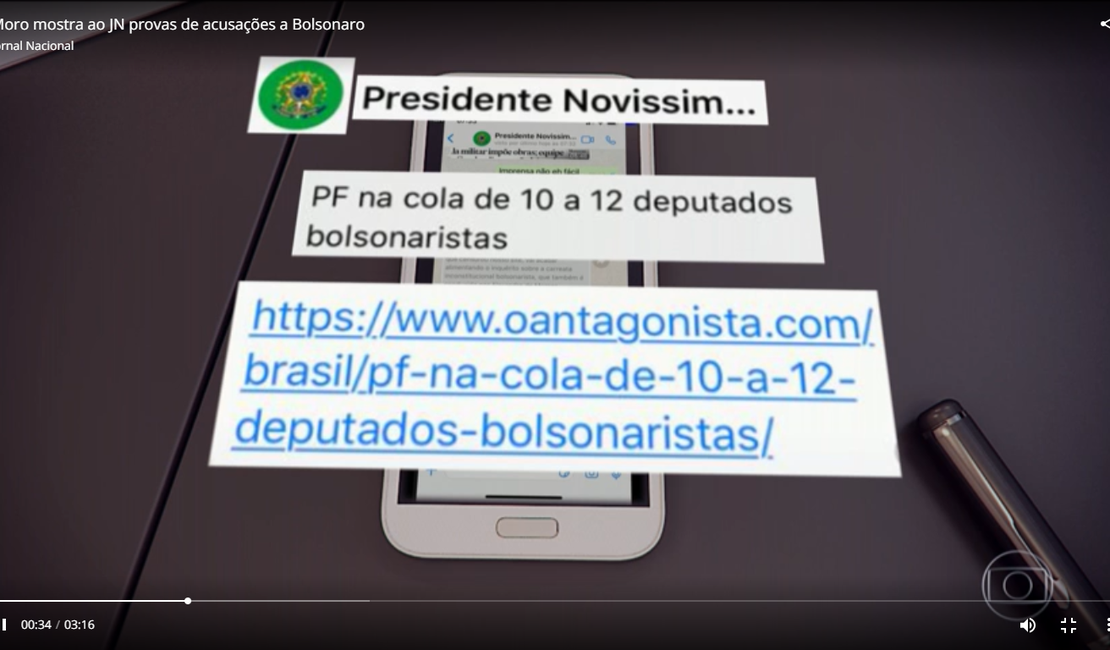 Moro exibe troca de mensagens em que Bolsonaro cobra mudança no comando da PF