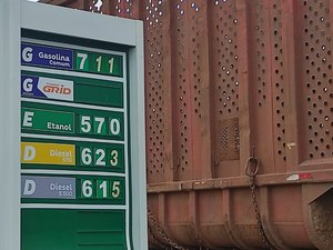 Preço do litro da gasolina comum custa até R$ 7,11 em Porto Calvo