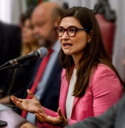 Filha de ministro do STF é xingada e leva cusparada em universidade
