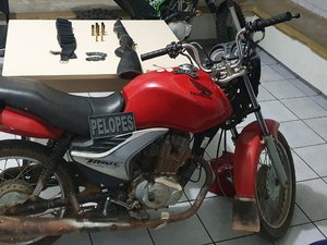 Polícia prende jovem com motocicleta roubada e apreende espingarda, em Igreja Nova