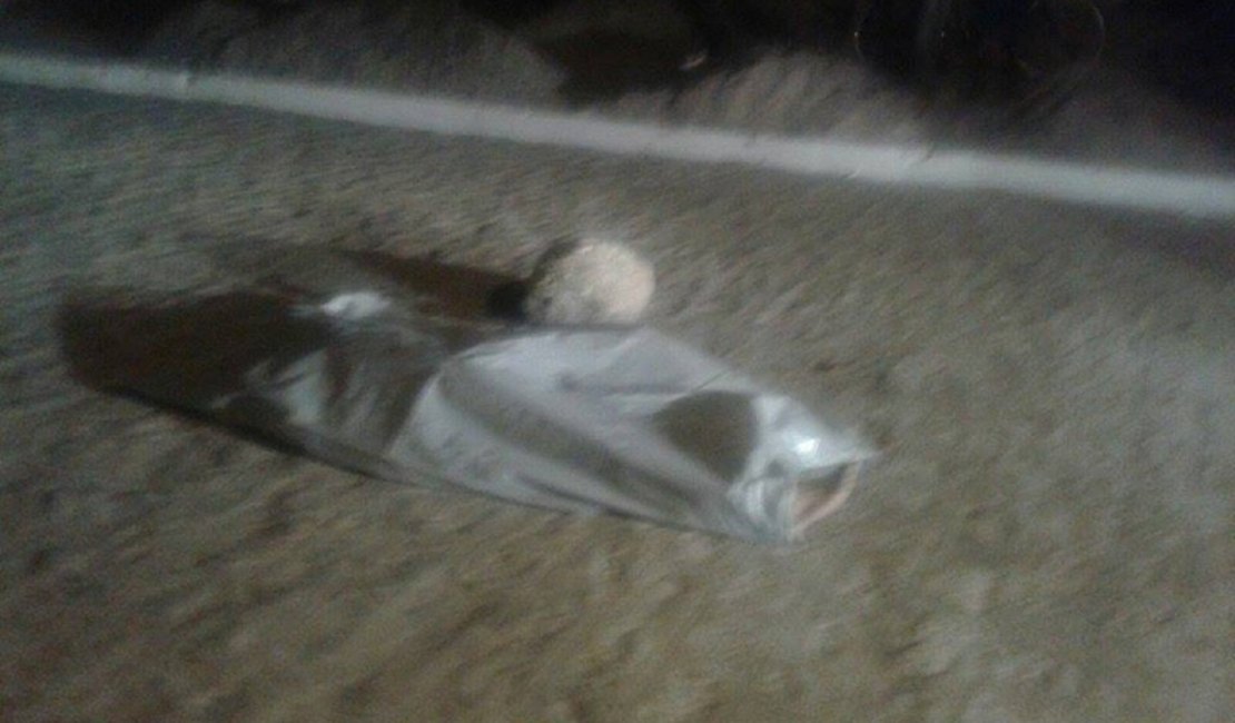 Jovem é assassinado a pedradas e golpes de faca