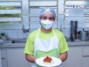 Arapiraquense participa da final de concurso de merendeiras, em Maceió neste sábado (06)