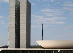 Líderes da Câmara se reúnem à noite para definir pauta econômica