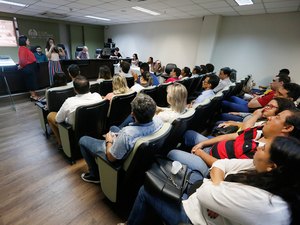 ?Vara da Infância e Juventude de Maceió realiza curso preparatório para adoção