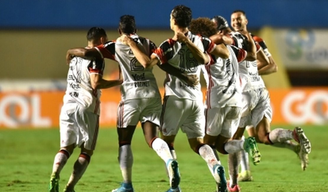 BRASILEIRÃO: Flamengo e Santos vencem primeira; Palmeiras tropeça em Chapecó