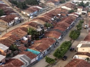 Bope realiza ofensiva por terra e pelo ar na cidade de Roteiro