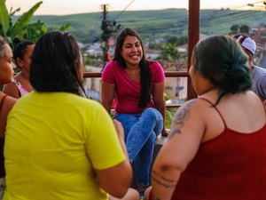 Gabi Gonçalves se reúne com grupo de adolescentes para ouvir demandas da juventude em Rio Largo