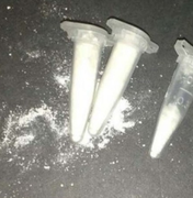 Homem é flagrado com cocaína perto de bar em Arapiraca